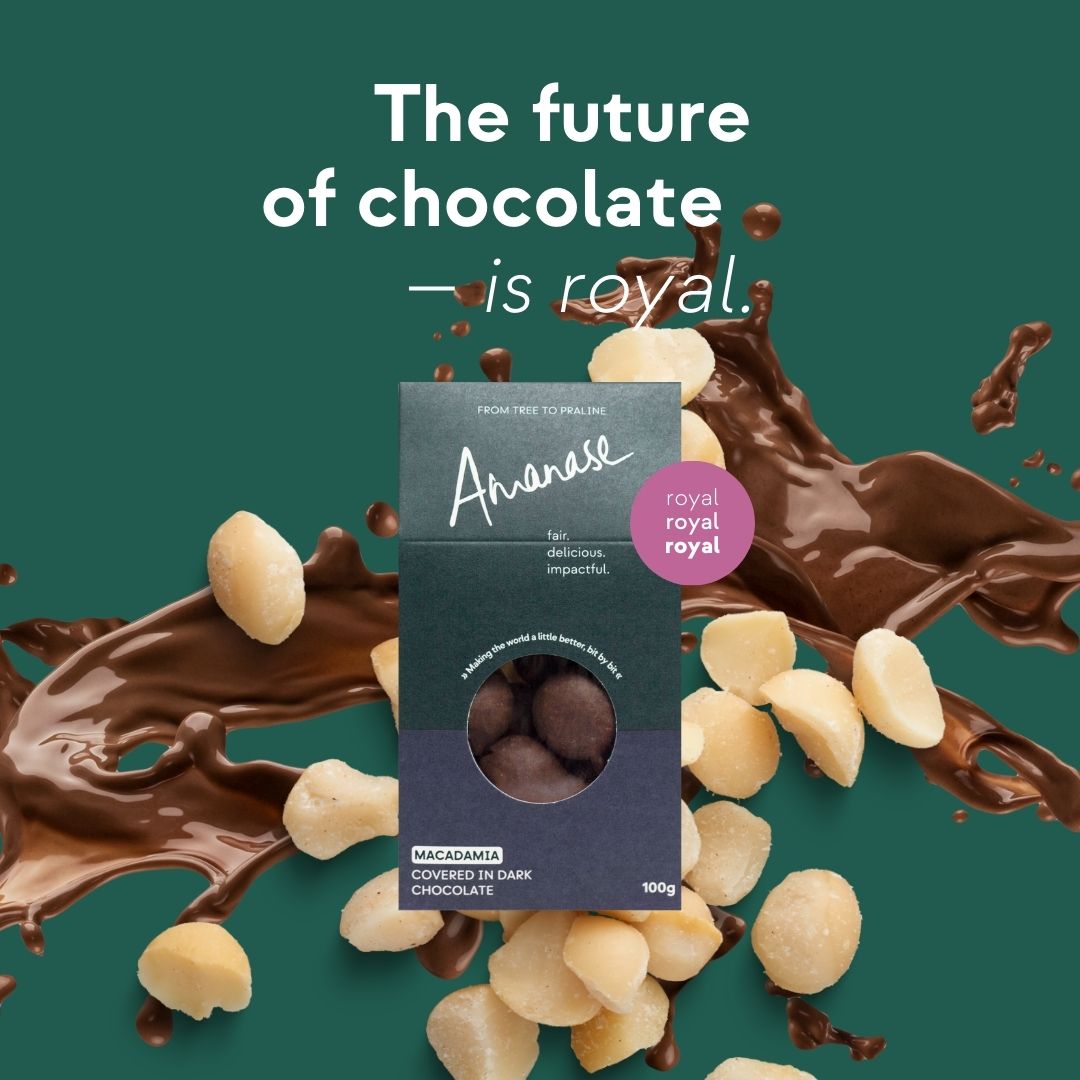 Macadamia Covered in Chocolate | Snackbox